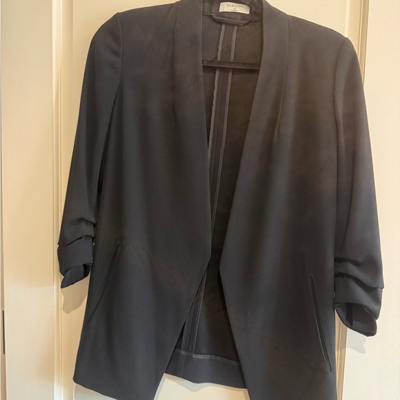 Aritzia Jackets & Blazers - Aritzia Black Blazer with Open Front and Relaxed Fit